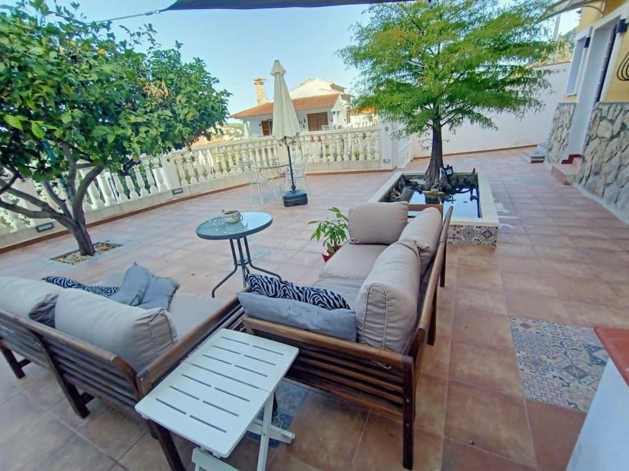 VILLA FALCONERA. A las faldas de la montaña. Gandía Exterior foto