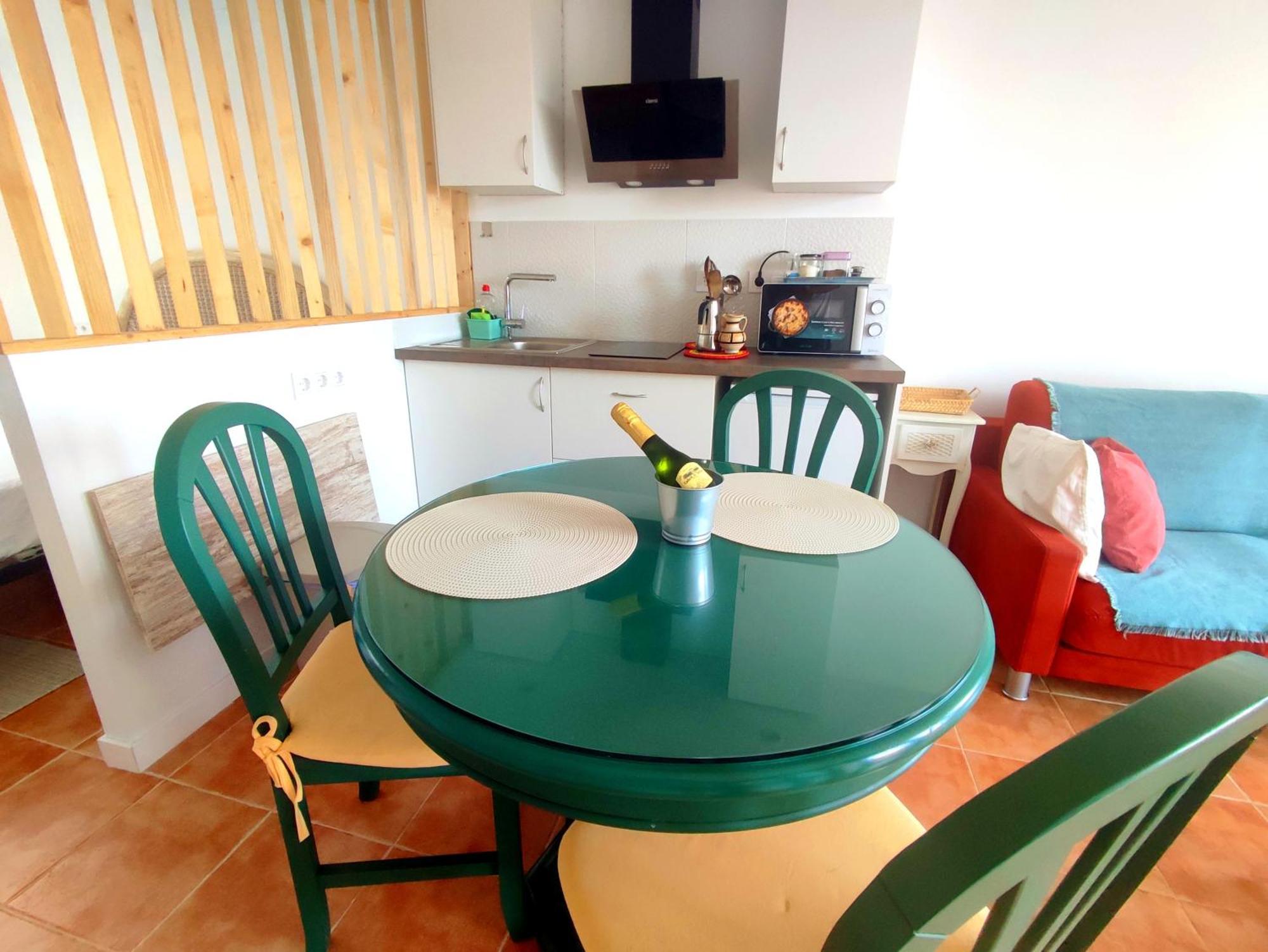 VILLA FALCONERA. A las faldas de la montaña. Gandía Habitación foto